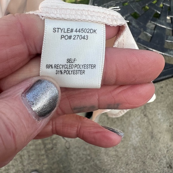 DREAMY CREAMY, SO RICH THEY’LL THINK YOU WON THE LOTTO. SKYS ARE BLUE. SIZE M - Picture 3 of 5